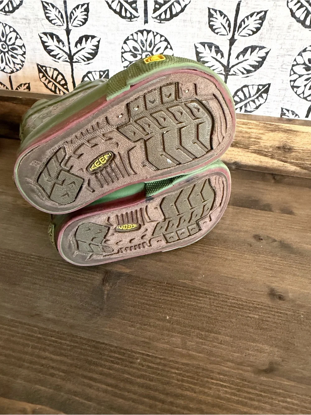 Kids Keen rain boots size 4